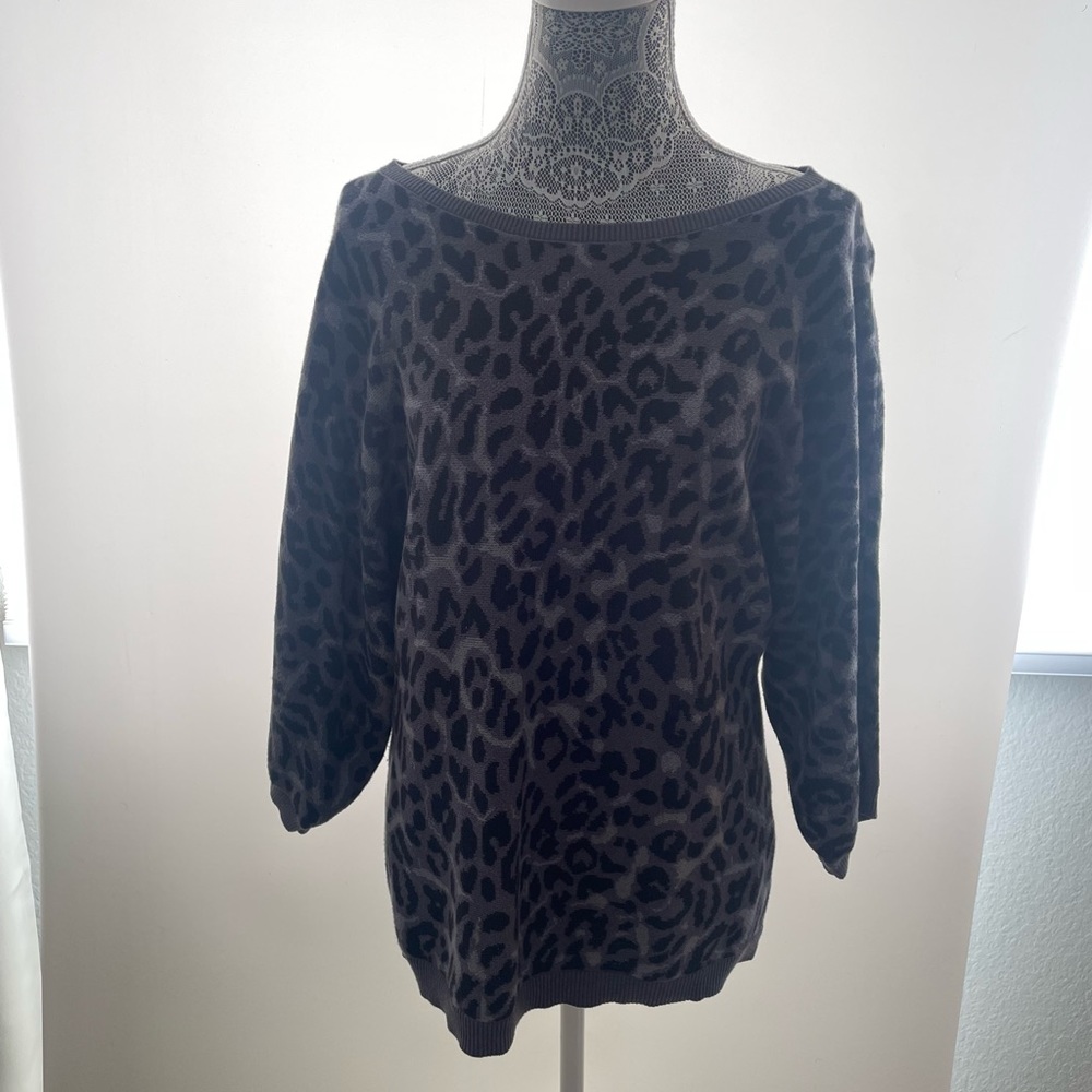 NY&C New York & Company Women’s Cheetah print dressy shirt size medium.